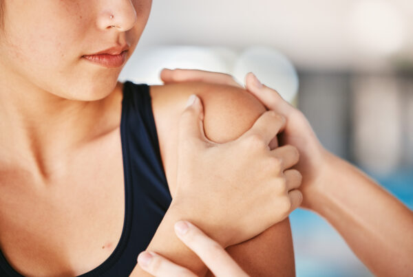 Shoulder Pain That Won’t Let Up? Your Neck and Posture May Play a Part